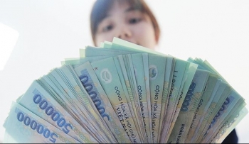 Nhân viên ngân hàng Nam Á Bank thu nhập trăm triệu mỗi tháng