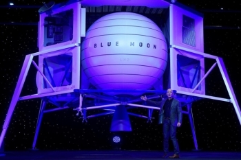 Kế hoạch chinh phục mặt trăng kịch tính và chóng mặt của tỷ phú Jeff Bezos