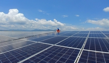 HSBC hỗ trợ khách hàng vay vốn lắp điện mặt trời áp mái
