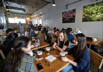 4 anh em Việt kiều xây dựng "Starbucks gốc Việt" trên đất Mỹ