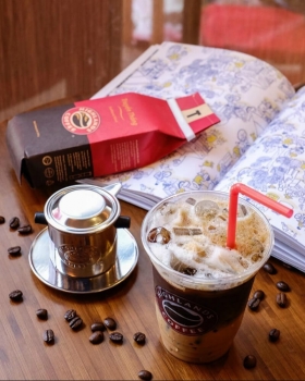 Highlands Coffee dùng đồ nhựa cho khách bị phản ánh vì “không chịu thay đổi”