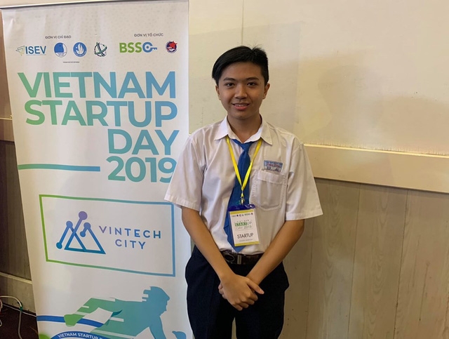 thi sinh lop 12 tai vietnam startup wheel 2019 thu duoc 7000 usdnam tu nen tang hoi bai tren mang