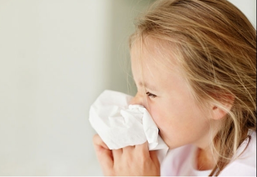Cách phòng bệnh viêm hô hấp cho trẻ lúc giao mùa