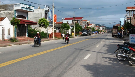 Đấu giá quyền sử dụng đất và vật tư thiết bị thanh lý tại tỉnh Quảng Ninh