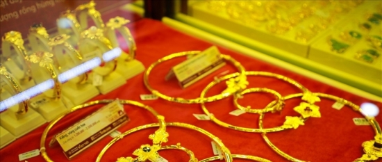Chỉ sau một ngày, người dân mua vàng ngày vía Thần Tài lỗ hơn 800.000 đồng/lượng