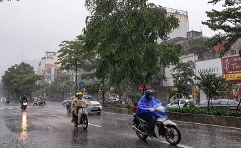 Dự báo thời tiết đêm 21 và ngày 22/4: Hà Nội có mưa rào và dông rải rác
