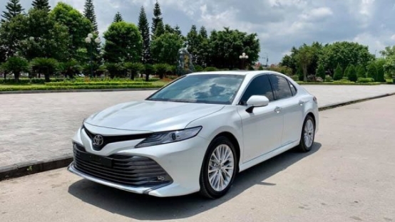 Bảng giá xe Toyota Camry tháng 5/2020 mới nhất