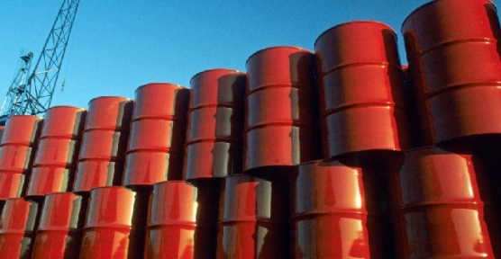 Giá xăng dầu hôm nay 13/4/2021: Thị trường trong nước bất ngờ giảm giá
