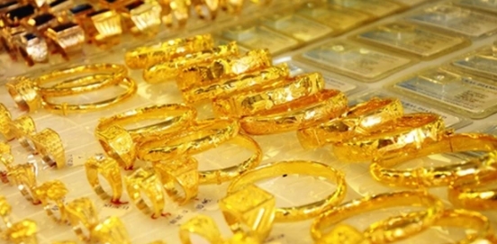 So sánh giá vàng trong nước ngày 13/4/2021: Vượt mức 55 triệu đồng/lượng