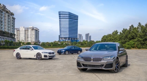 Giá lăn bánh xe BMW 5-Series ngày 16/4/2021: Ưu đãi 1 năm bảo hiểm vật chất