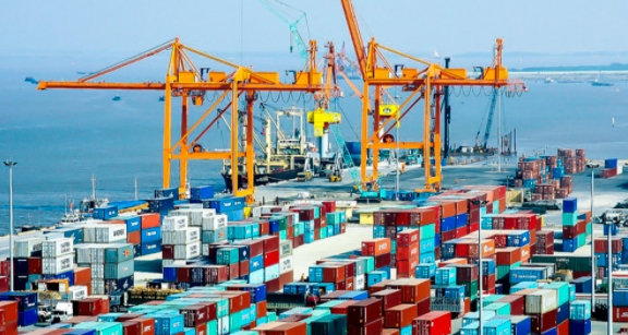 Xuất khẩu hàng hóa qua cảng biển Việt Nam tăng mạnh trong 4 tháng đầu năm 2021