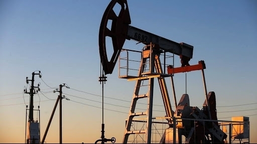 Giá xăng dầu hôm nay 30/4/2021: Giá dầu tiếp tục tăng cao