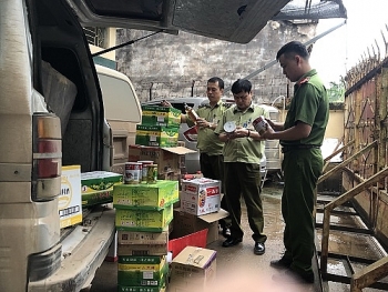 Bắt giữ xe ôtô vận chuyển gia vị thực phẩm Trung Quốc nhập lậu về Việt Nam tiêu thụ