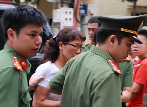 Vụ gian lận điểm thi: Đem bài thi về nhà sửa, đến khi đủ điểm 'đẹp' mới thôi