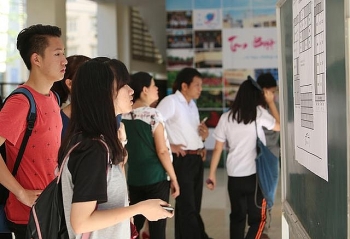 Chiều ngày 28/5: Hơn 5.000 thí sinh dự thi môn đầu tiên tại trường THPT chuyên ĐHSP Hà Nội