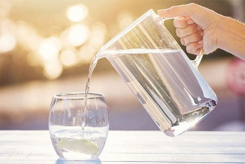 Ba kiểu uống nước khiến sức khỏe của bạn giảm sút
