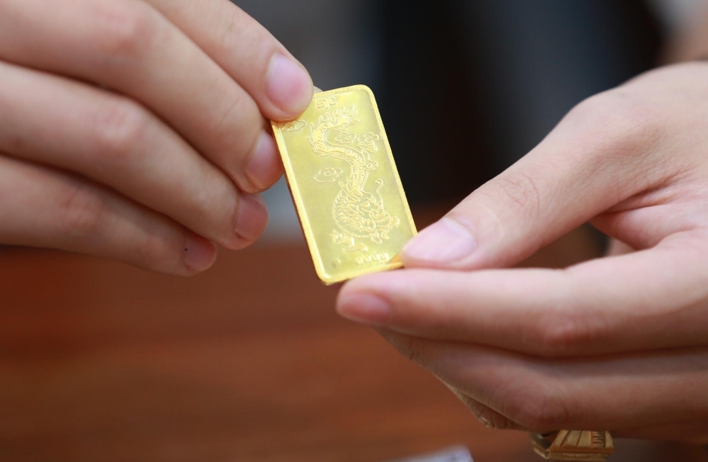 Góc chuyên gia: Vì sao vàng trong nước liên tục chênh cao hơn vàng thế giới?