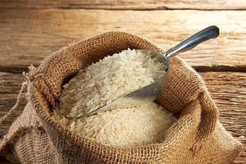 Cập nhật giá gạo chiều ngày 17/6: Gạo trong nước giữ mức thấp