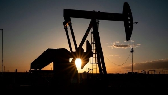 Giá xăng dầu hôm nay 24/6/2021: Dầu Brent tuột mốc 75 USD