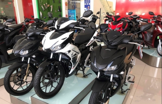 Khan hàng, đội giá,... doanh số xe máy và ôtô của Honda Việt Nam giảm mạnh