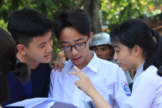 Sáng nay (17/7), học sinh Hà Nội bắt đầu thi vào lớp 10 năm học 2020-2021
