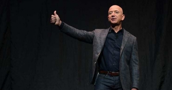 Jeff Bezos chính thức từ chức CEO Amazon ở tuổi 57