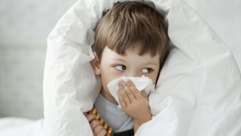 Cảm cúm và cảm lạnh ở trẻ em khác nhau như thế nào?