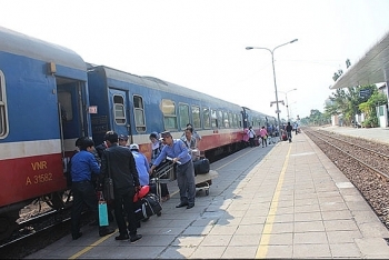 Sau cao điểm mùa hè, đường sắt Hà Nội giảm mạnh giá vé tàu