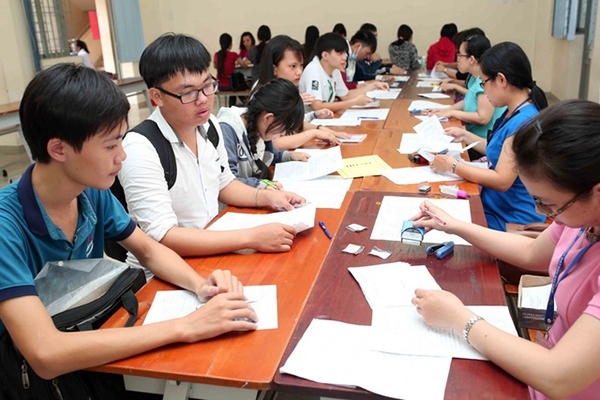 Hướng dẫn làm thủ tục nhập học trực tiếp vào lớp 10 tại Hà Nội năm 2020