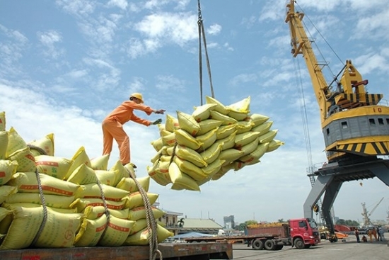 Cập nhật giá gạo chiều ngày 14/8: Gạo xuất khẩu tăng mạnh