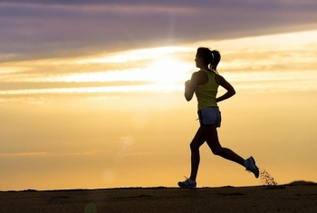 5 bài tập thể dục buổi sáng giúp tinh thần tỉnh táo, tràn đầy năng lượng