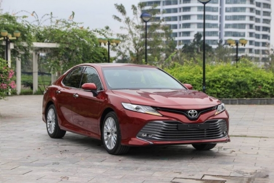 Giá lăn bánh xe Toyota Camry mới nhất ngày 5/10/2020