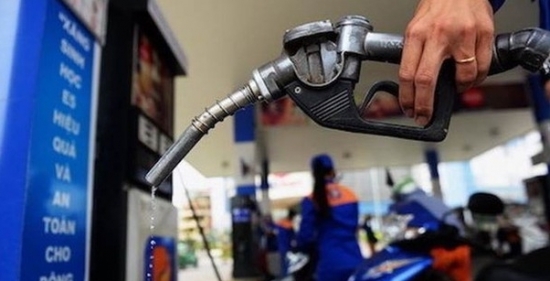 Giá xăng, dầu trong nước điều chỉnh tăng hơn 1.000 đồng/lít