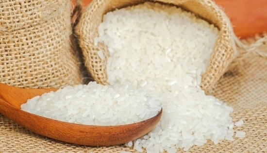 Giá gạo hôm nay 26/11: Gạo trong nước tiếp đà giảm