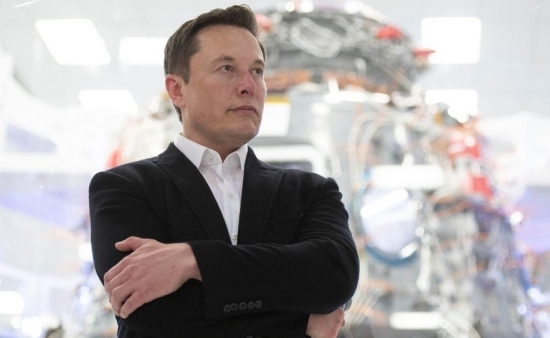 Elon Musk - Người đầu tiên trên thế giới sở hữu 300 tỷ USD