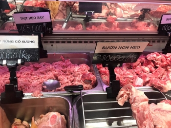 Giá thịt heo hôm nay 16/12: Sườn non heo báo động ở mức 230.000 đồng/kg