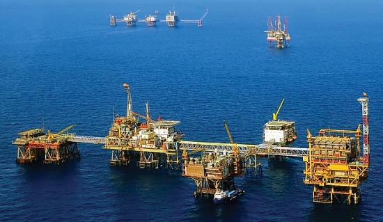 Nhiều doanh nghiệp dầu khí lãi đậm quý I/2022 do giá dầu tăng vọt