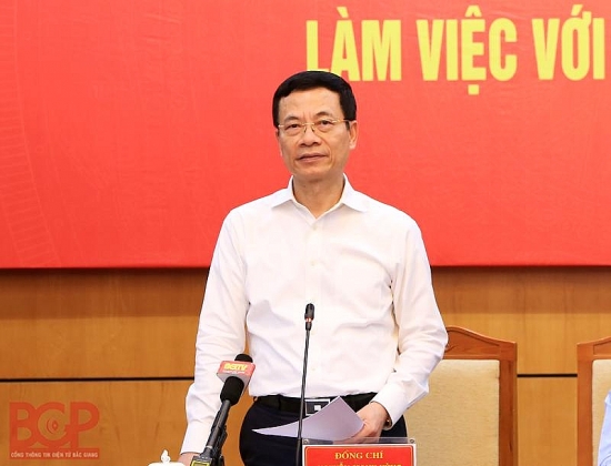 Bộ trưởng Nguyễn Mạnh Hùng: 4 điều kiện và 5 công đoạn sử dụng công nghệ để chuyển từ phòng ngự sang “tấn công” dịch bệnh