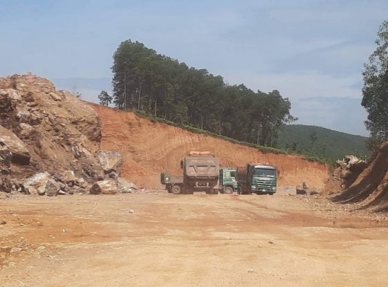 Thu hồi mỏ đất của Công ty TNHH Xây dựng và Thương mại Tuấn Hiền