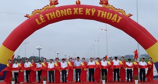 Thông xe tuyến đường hơn 1.400 tỷ đồng từ TP. Sầm Sơn đi thị xã Nghi Sơn giai đoạn 1