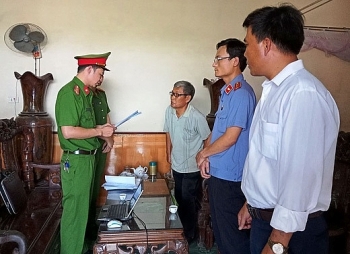 Hàng loạt cán bộ, nguyên cán bộ ở huyện Quảng Xương bị bắt