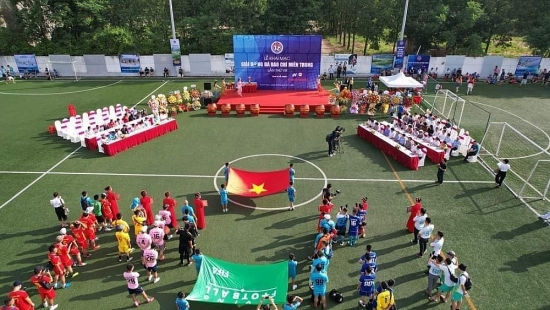 Đội Liên quân báo chí Nghệ An giành cúp vô địch giải bóng đá Báo chí miền Trung lần thứ VIII
