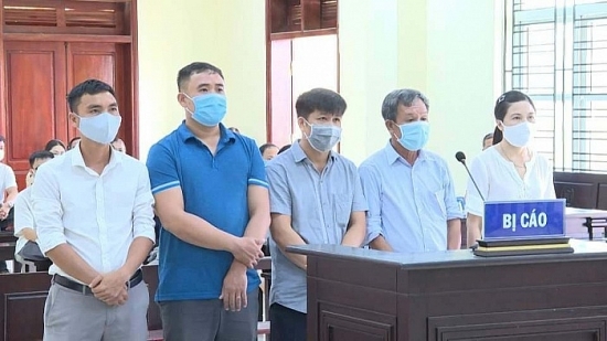 Tuyên phạt 15 năm 6 tháng tù cho 5 cựu cán bộ UBND TP.Thanh Hóa