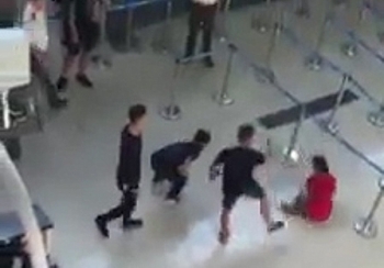 Nhóm người quá khích tấn công nhân viên tại Cảng hàng không Thọ Xuân - Thanh Hóa