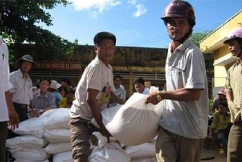 Chính phủ cấp 2.399,205 tấn gạo cho người dân Thanh Hóa mới chịu thiệt hại do lũ lụt năm 2018