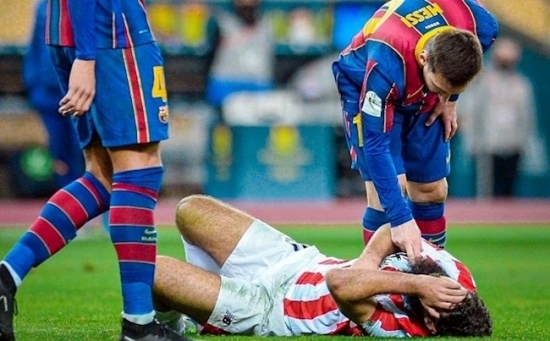 Tin nóng bóng đá sáng 19/1: Messi đánh người nguy cơ bị treo giò 12 trận
