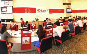 Tin tài chính ngân hàng ngày 14/4: HDBank tài trợ gần 3 tỷ đồng máy lọc nước mặn cho người dân ĐBSCL
