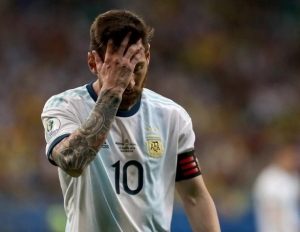 Argentina 0–2 Colombia: Messi tắt lịm, thất bại cay đắng