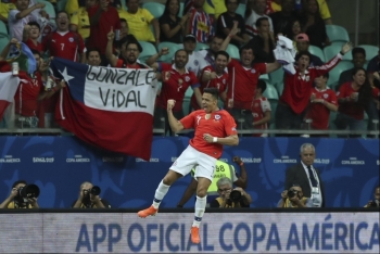 Ecuador 1-2 Chile: Bom xịt MU tung đòn kết liễu