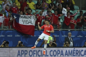 Ecuador 1-2 Chile: Bom xịt MU tung đòn kết liễu